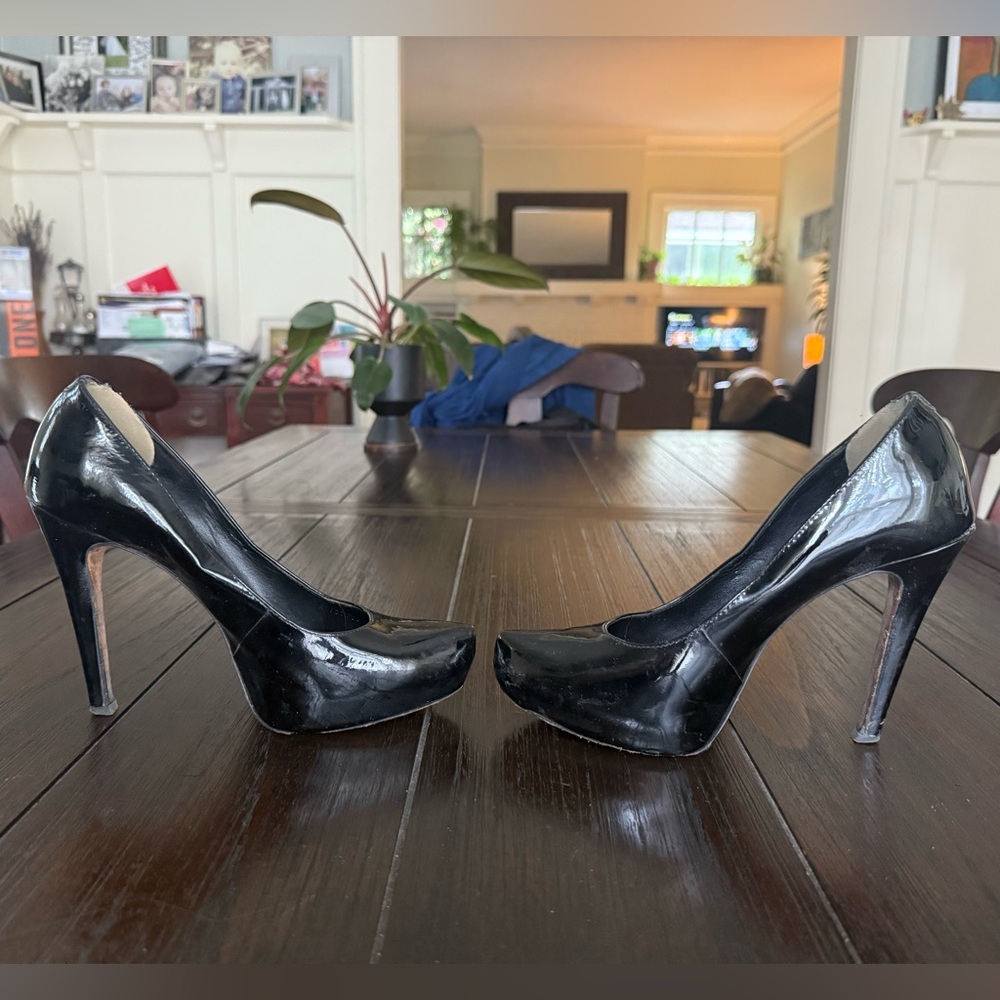 Aldo Black Patent Leather Heels - Picture 5 of 9